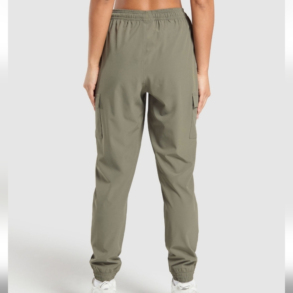 Gymshark Woven Cargo Pants - Picture 2 of 4
